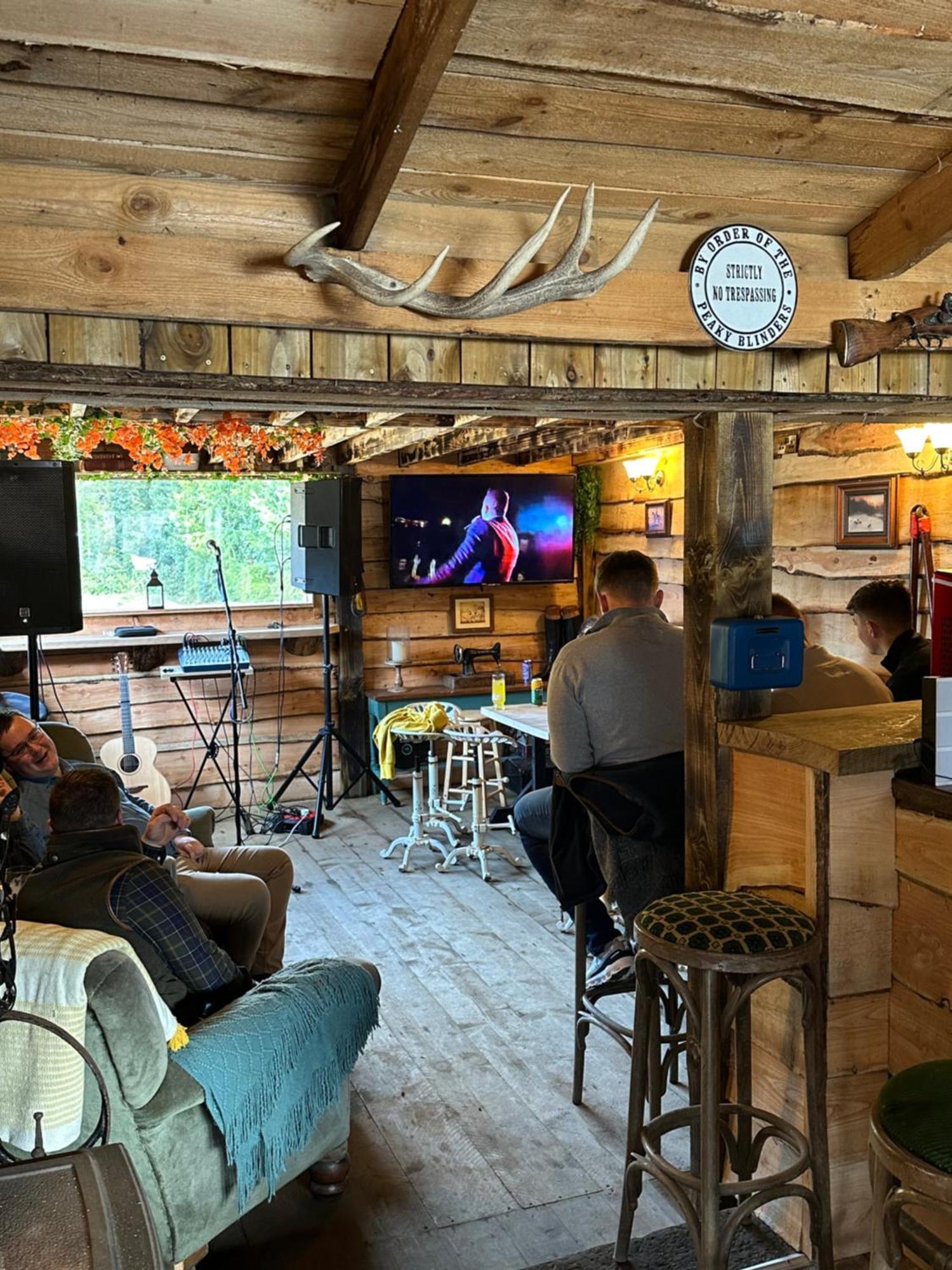 Greenvale Cabins Forkhill Экстерьер фото
