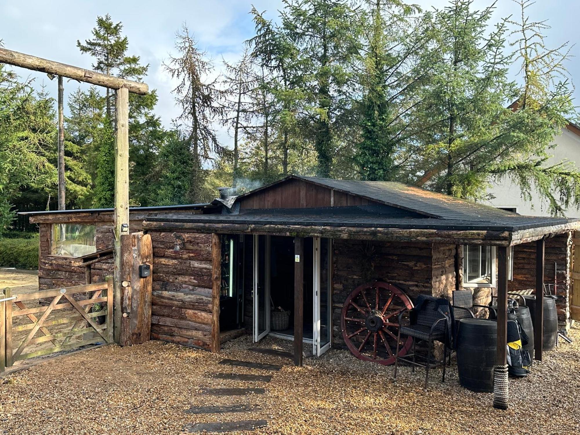 Greenvale Cabins Forkhill Экстерьер фото